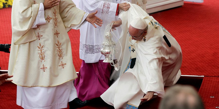Pope Calls Jihad “The Devil’s Attacks” While Foolishly Calling For Dialogue Between Incompatible “Religions”