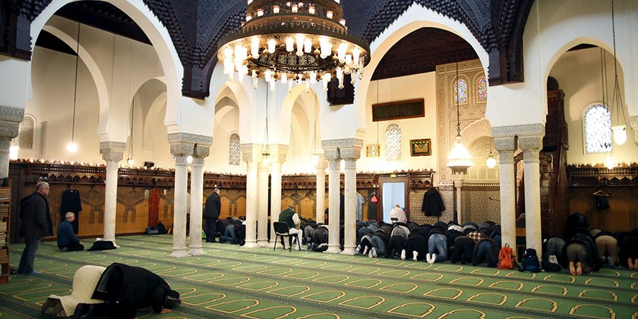 France Shuts 4 Mosques Promoting “Radical Ideology”
